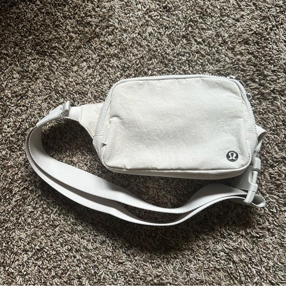 lululemon athletica Handbags - Lululemon 2L Belt Bag White Opal